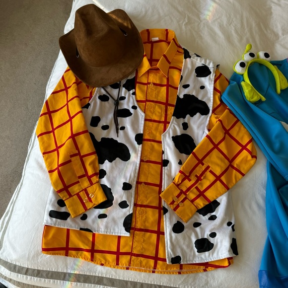 Spirit Halloween Other - Men Toy Story Costume